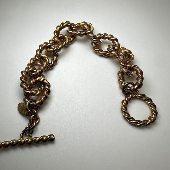 8" Vintage Carolee signed gold tone toggle clasp bracelet! - Picture 2 of 11
